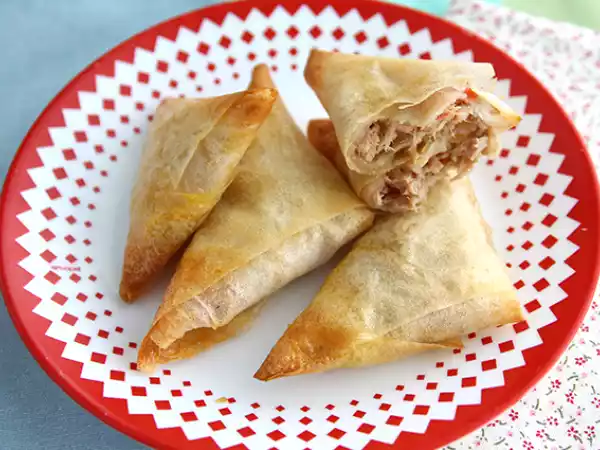 Recept Samoussas med tonfisk och tomat