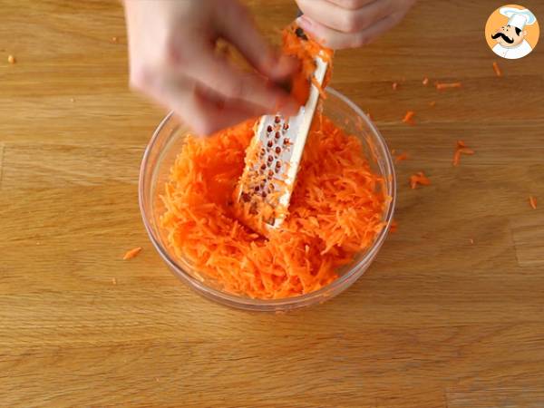 Amerikansk coleslaw (kål- och morotssallad) - Beredning steg 2