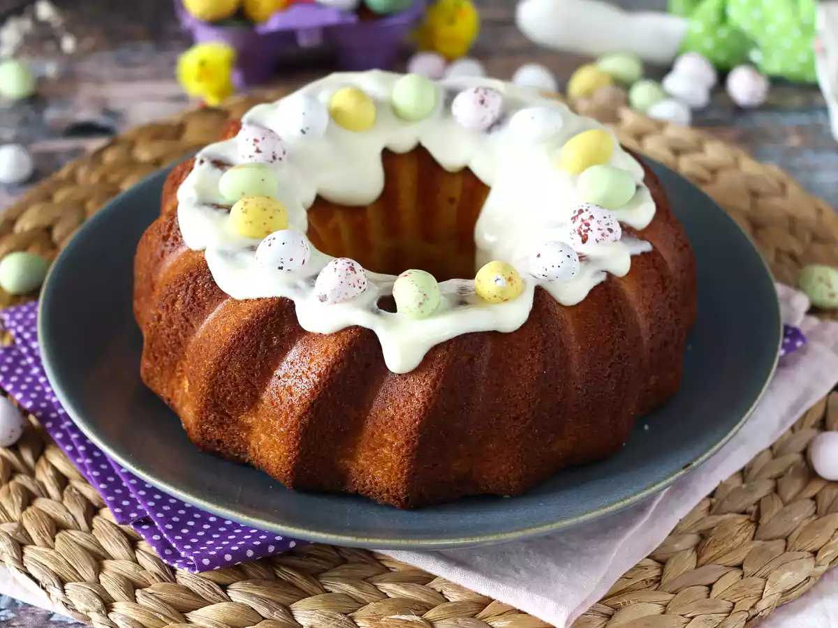 Påskbottentårta med citron och vit choklad